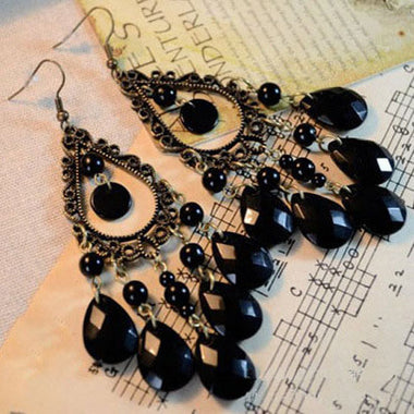 Retro Fashion Hollow Earrings