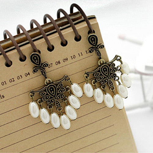 Retro Fashion Hollow Earrings